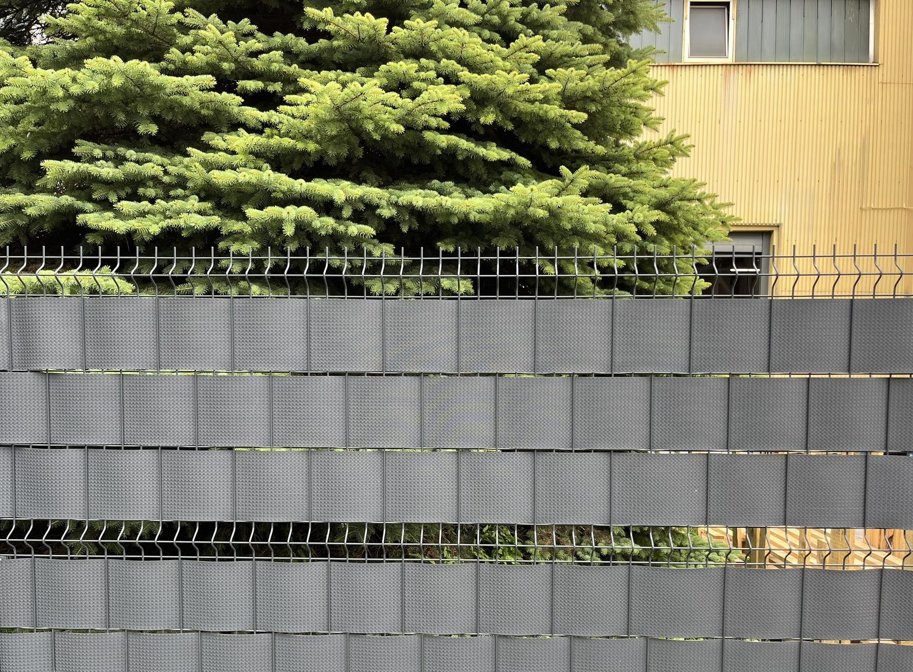 Premium Techno Rattan Sichtschutzstreifen 26m aus Polypropylen